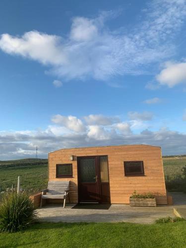 Dallymach pod - carbon neutral hotel in Unknown City