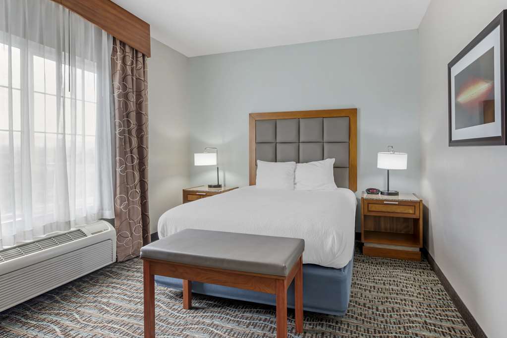 Best Western Plus Peppertree Inn At Omak - photo 21