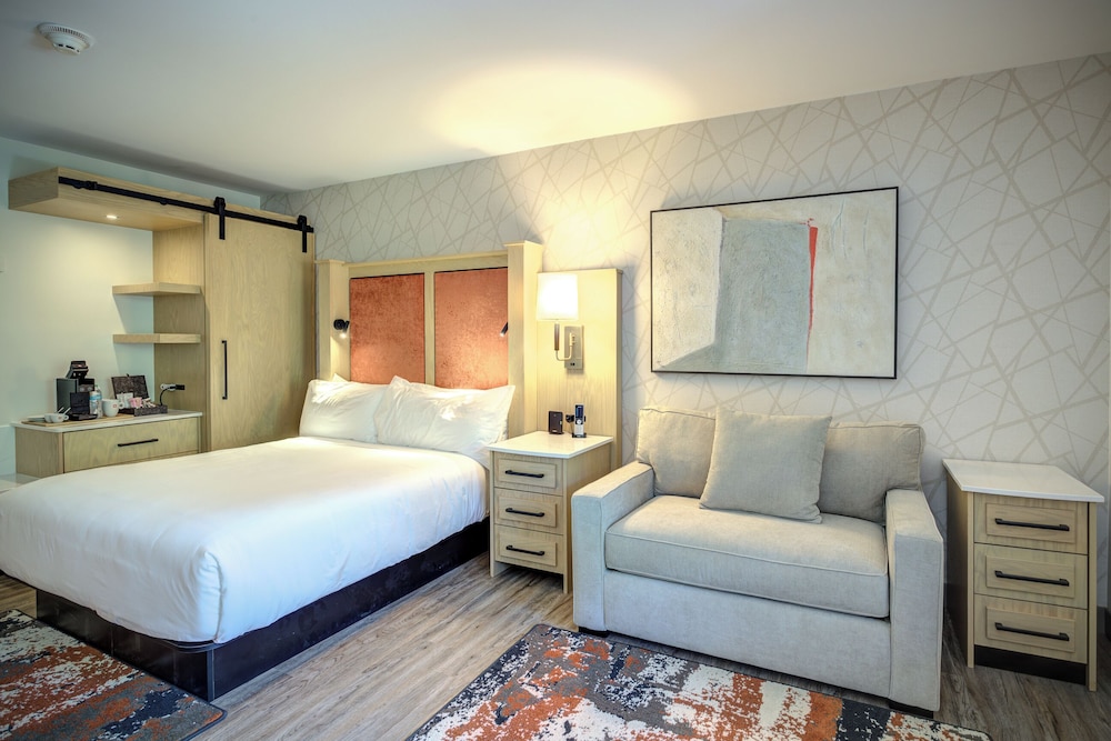 The Embers Hotel - photo 22