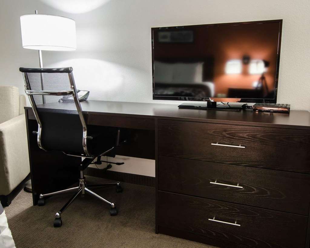 Sleep Inn & Suites and Conference Center Downtown - photo 8