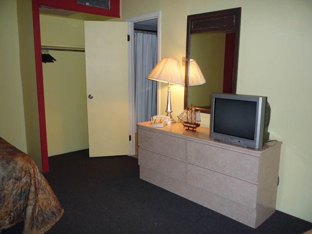 The Carideon Motel - photo 12