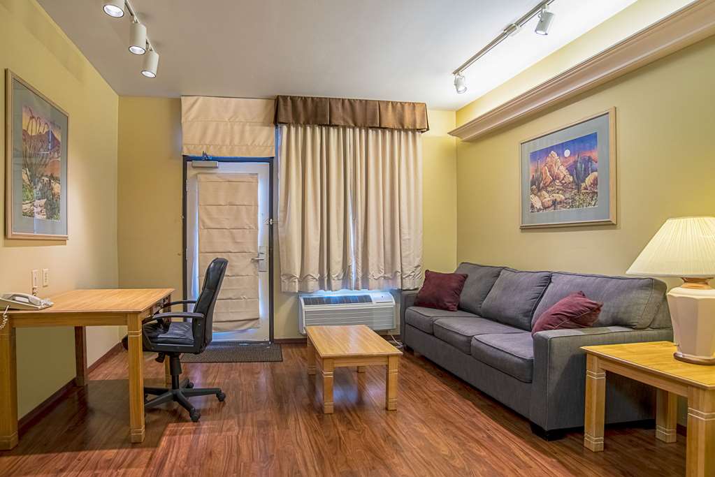 Quality Inn & Suites Phoenix NW Sun City - photo 19