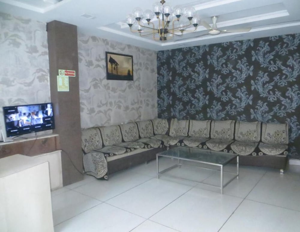 Hotel Shree Aaradhy - last minute hotel in Ujjain