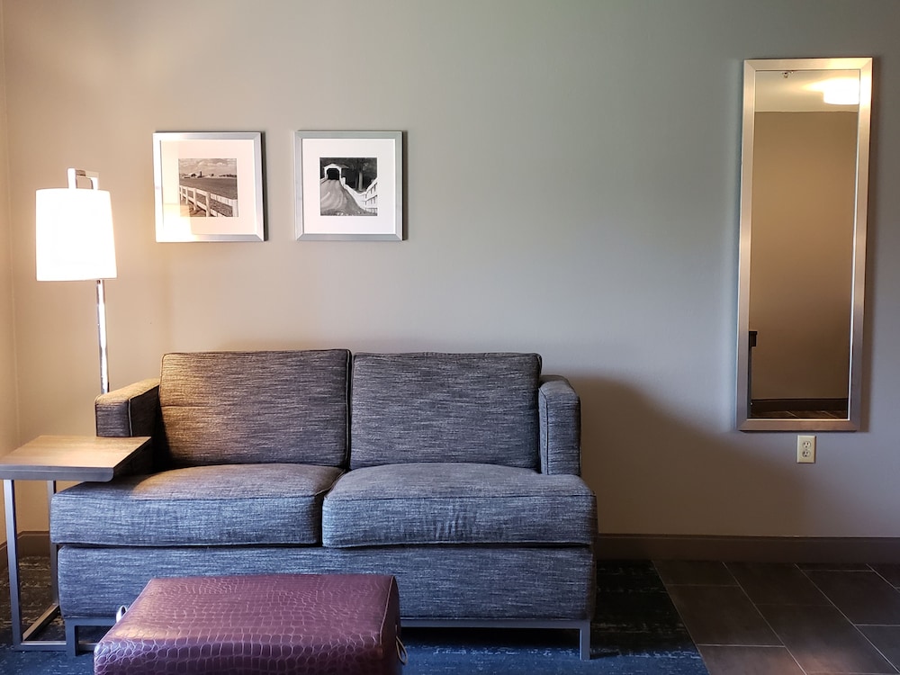 Hampton Inn & Suites Newtown - photo 45