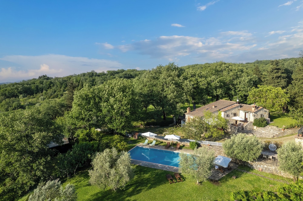 A Casa Dell'ida — 4-Star Luxury Hotel in Castellina In Chianti, Italy