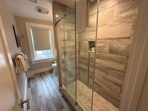Entire Modern 7 Unit 7 Bath Boutique Inn - photo 18