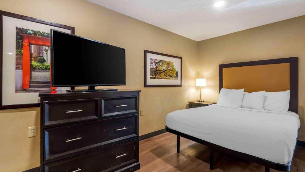 Studio 6 Suites Charlotte NC Tyvola Rd Executive Park - photo 25