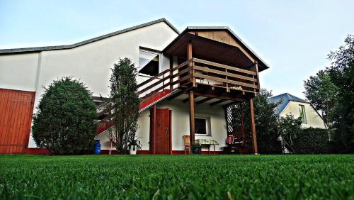 Agroturystyka u Wioli i Irka apartament u Beaty — hotel in Karsin