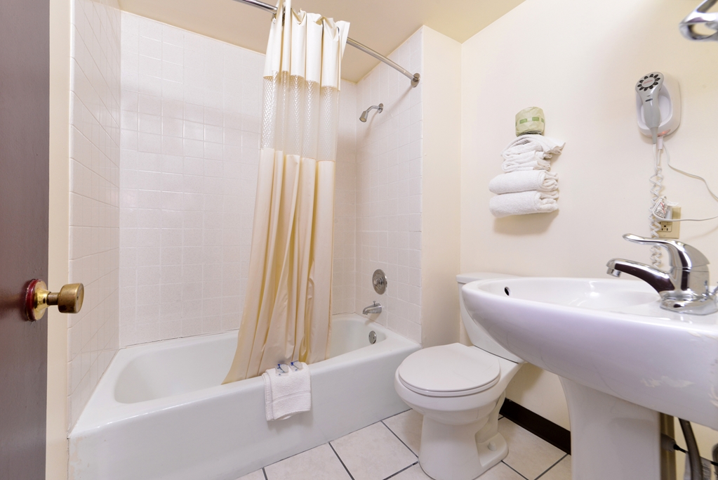 Americas Best Value Inn Geneva - photo 18