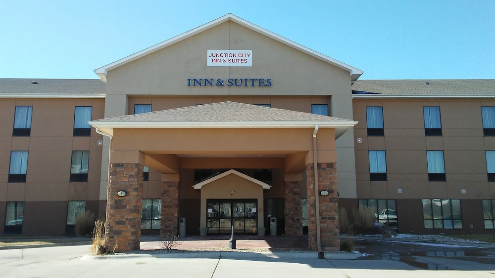 Holiday Inn Express & Suites Junction City an IHG Hotel - featured photo