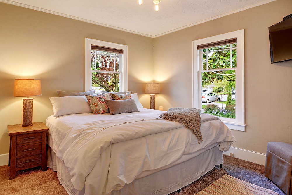 Lakefront Craftsman - photo 18