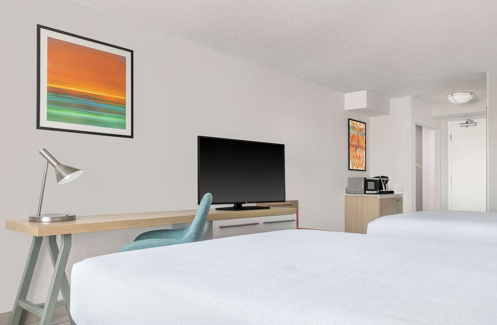 Hilton Garden Inn Denver Airport - photo 10