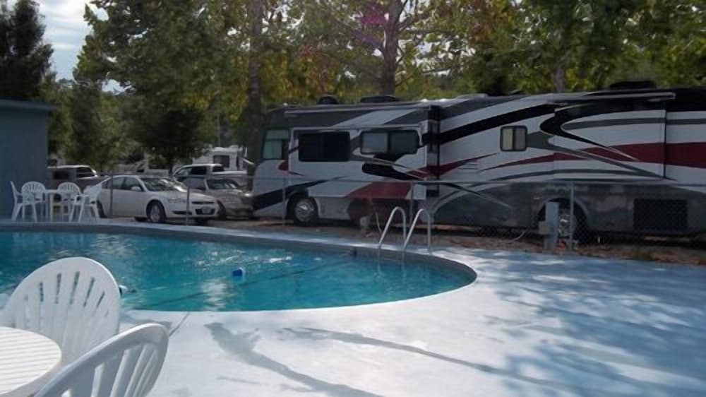 Taneycomo Lakefront Resort - photo 15