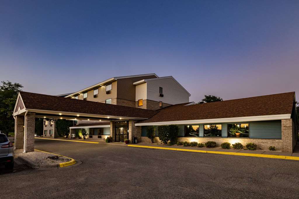 AmericInn by Wyndham Apple Valley - photo 2