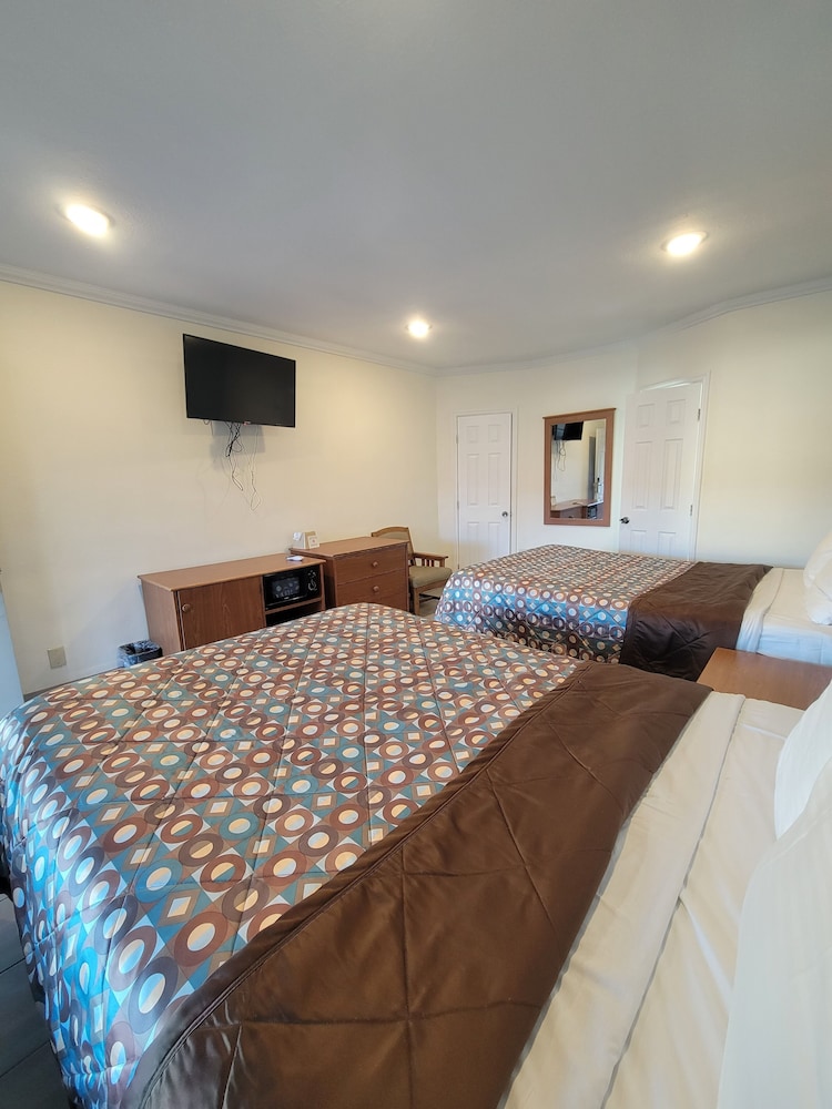 Townhouse Motel - photo 29