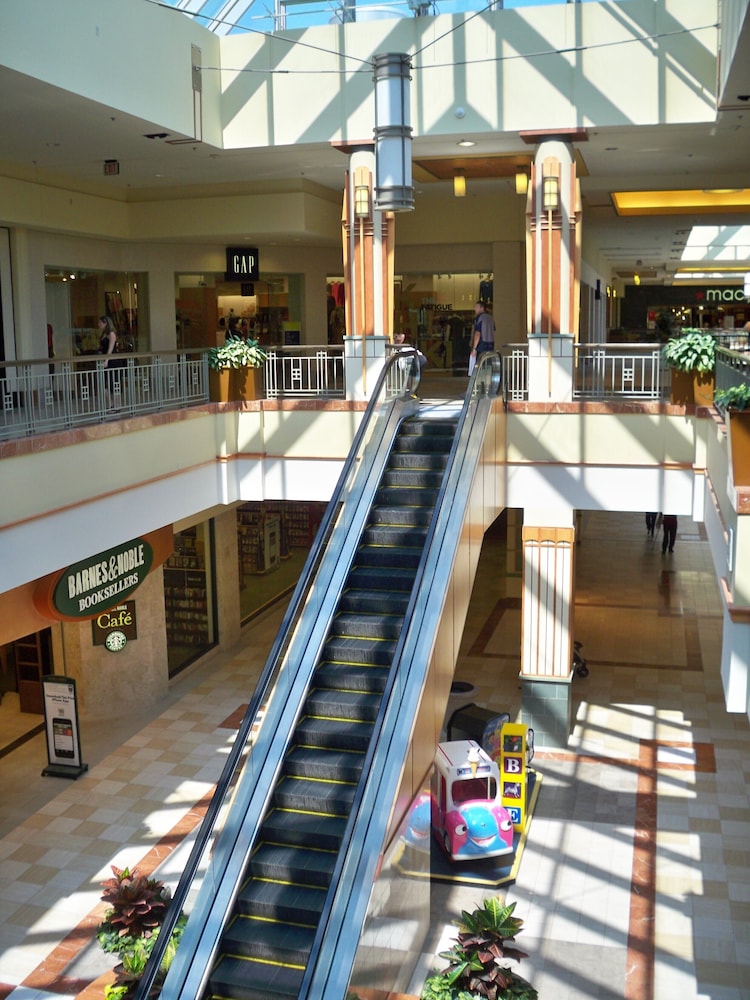 Baymont by Wyndham Latham Albany Airport - photo 27