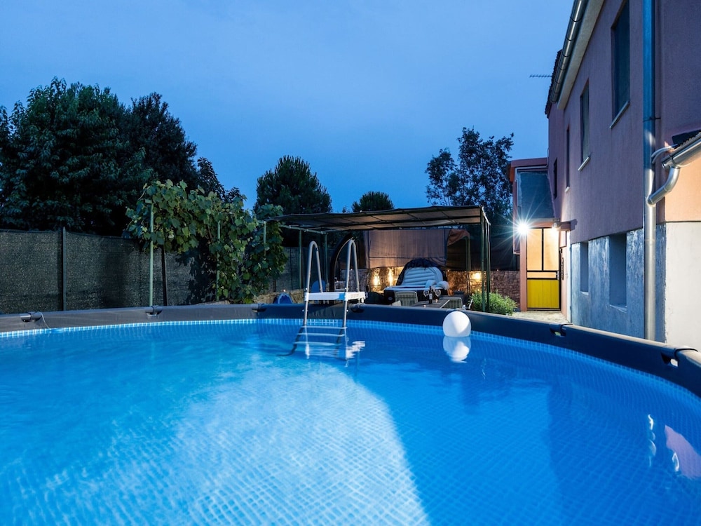 Apartment in Vodnjan with Pool & Jacuzzi — 4-Star Luxury Hotel in Vodnjan, Croatia