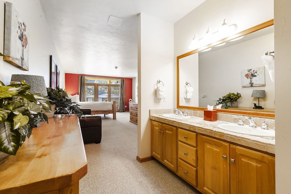 The Caledonian by All Seasons Resort Lodging - photo 207
