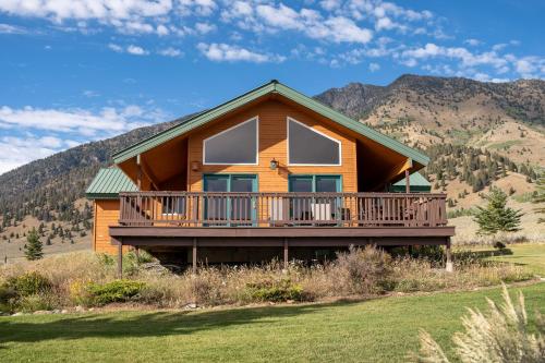 Cozy Henrys Lake Escape 20 Miles to Yellowstone — hotel in Island Park