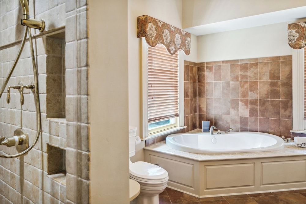 The Tidewater Inn - photo 34
