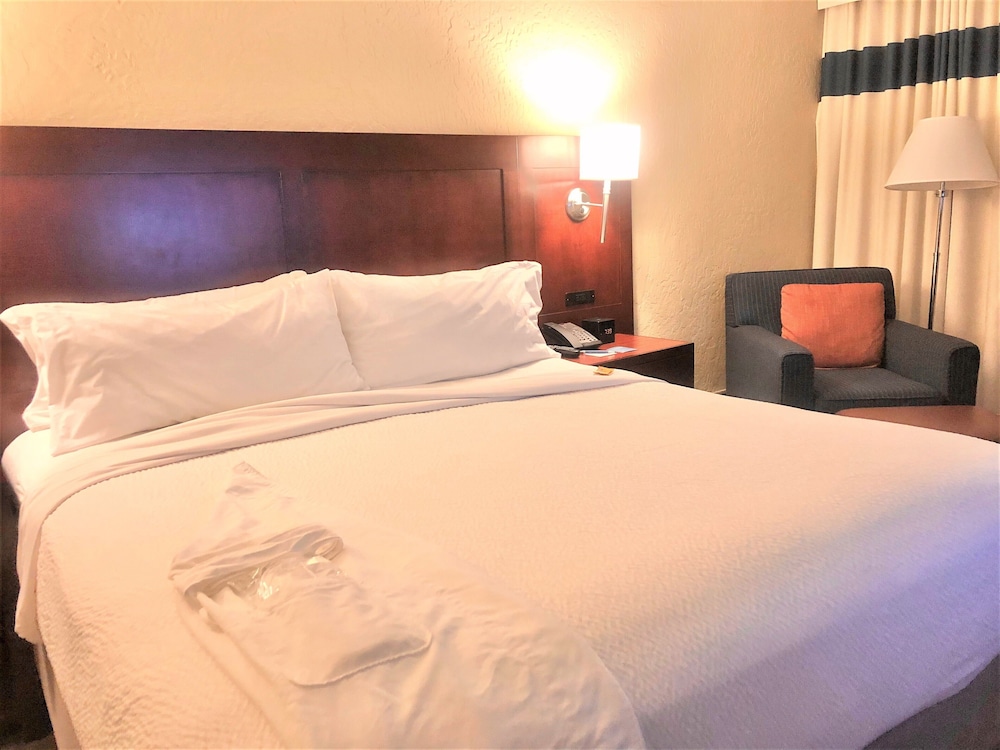 Marin Hilltop Hotel - photo 10
