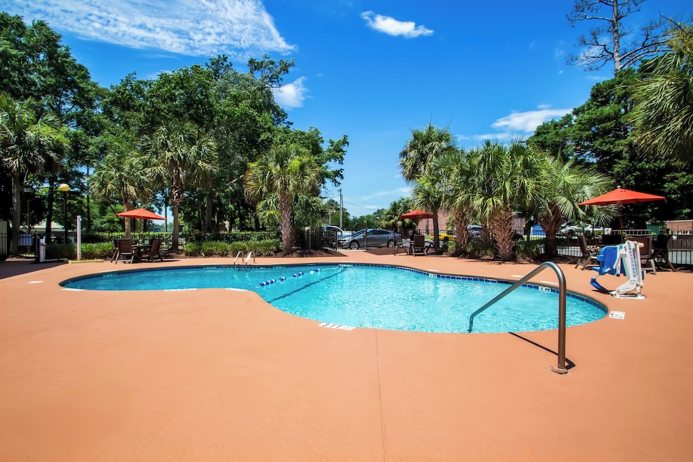 Red Roof Inn Myrtle Beach Hotel Market Common - photo 35