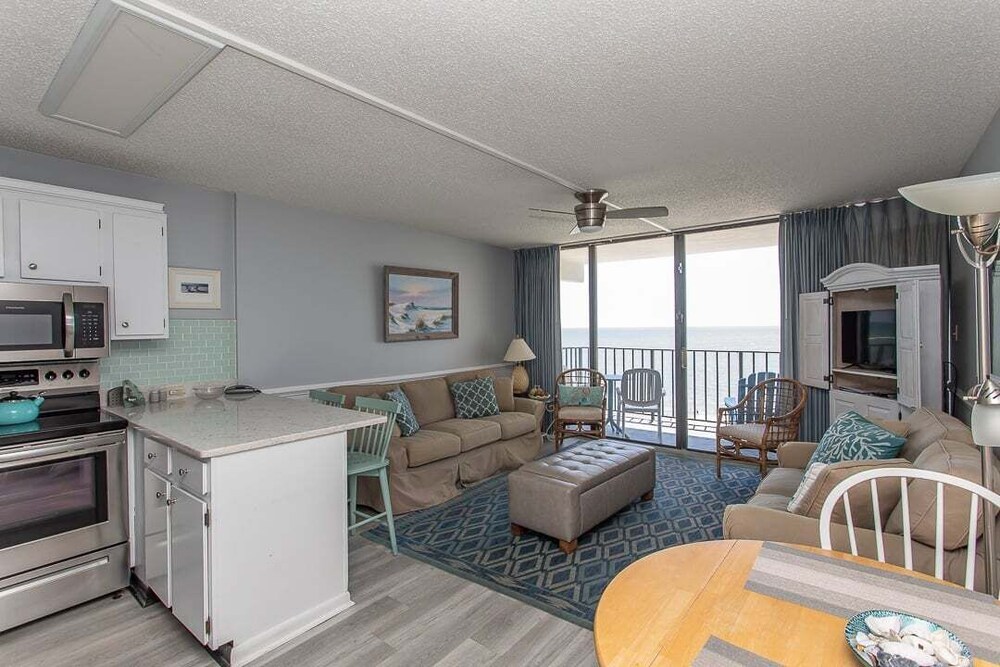 Royal Garden Resort 705 2 Bedroom Condo by RedAwning - photo 18