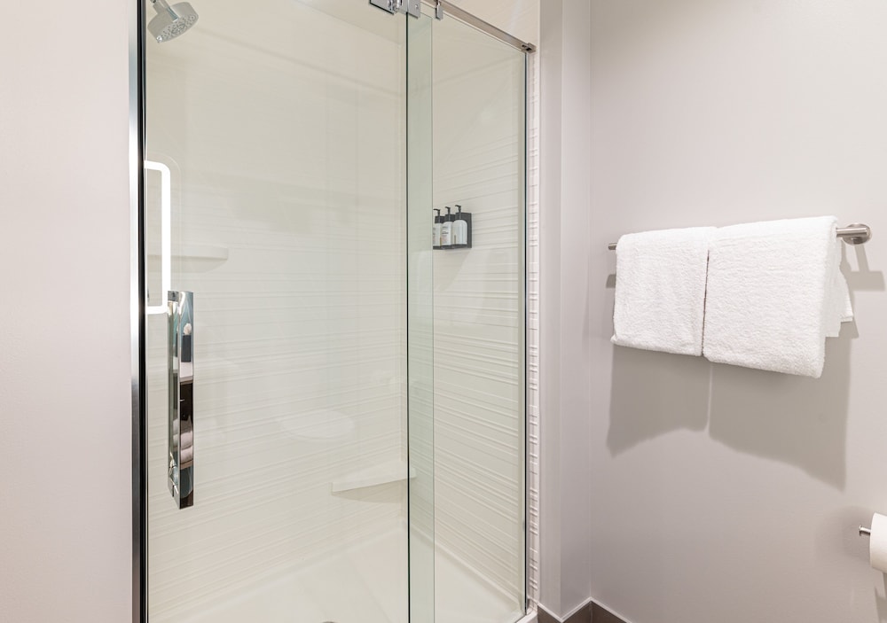 avid hotel Summerville by IHG - photo 15