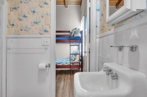 Cabana Boy by Oak Island Accommodations - photo 41