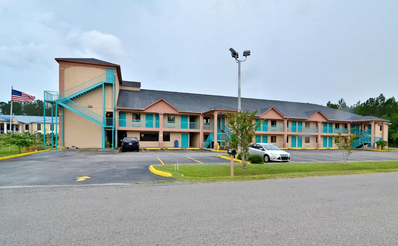 On Econo Lodge in Moss Point, United States
