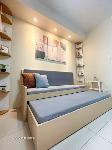 1442 Air Condo Signature Stay Modern 1BR w Balcony — 4-Star Luxury Hotel in Manila, Philippines