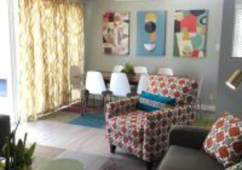 MagicwayVillas Star Wars House Walking Distance to Disneyland — 4-Star Luxury Hotel in Anaheim, United States