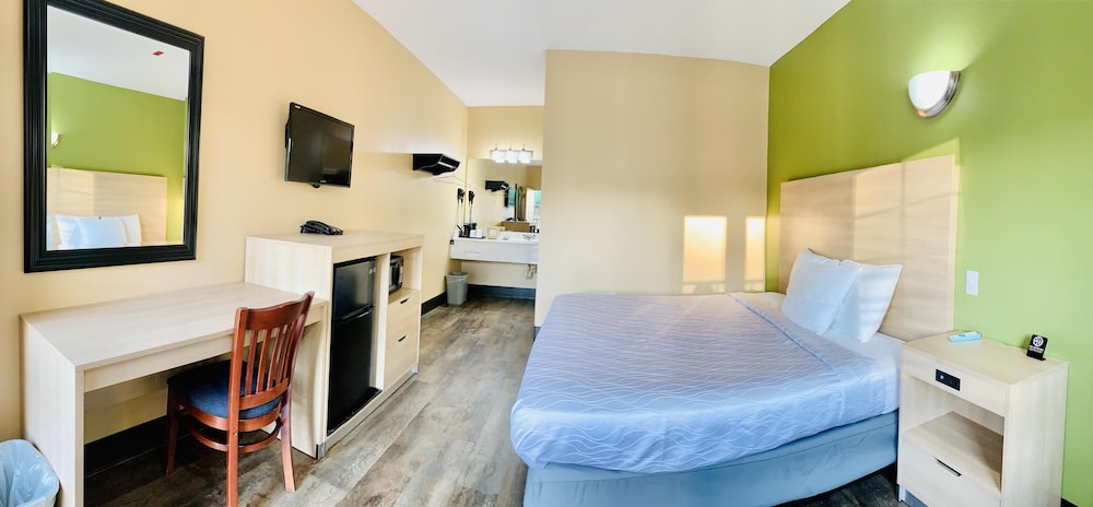 Weston Inn & Suites - photo 19