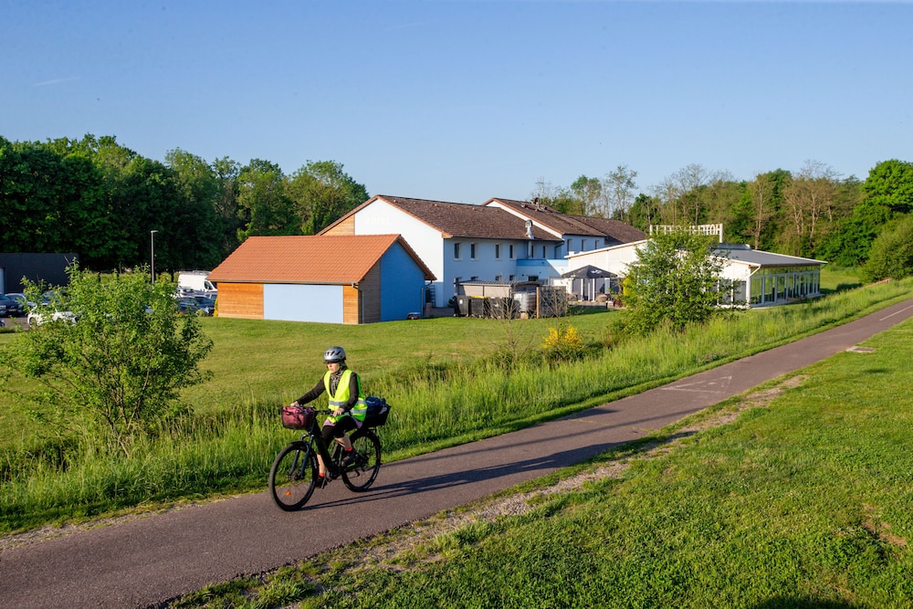 Hôtel Ecluse 34 - carbon neutral hotel in Steinbourg