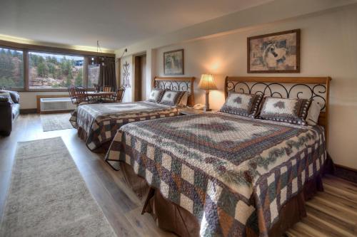 Tamarron Lodge Studio 414 — 4-Star Luxury Hotel in Durango, United States