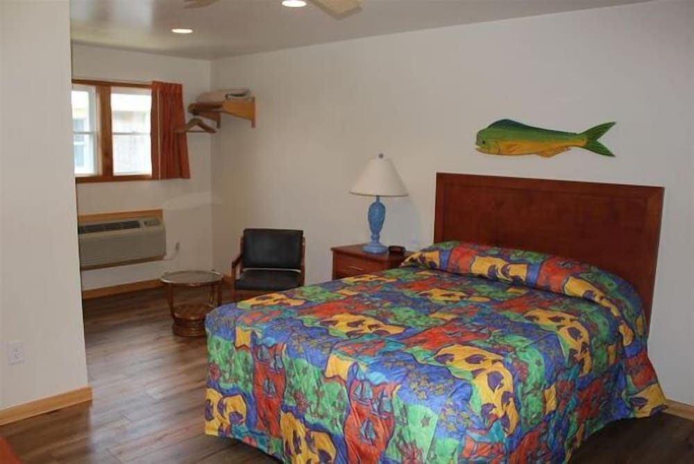 Pony Island Inn - photo 12