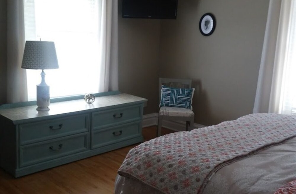 The Landmark Motel - photo 5