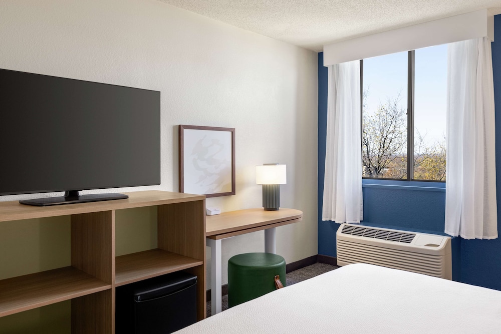 Spark by Hilton Germantown Washington DC North - photo 20