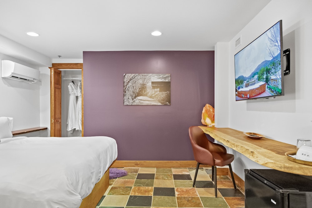 The Horton Hotel and Rooftop Lounge - photo 27
