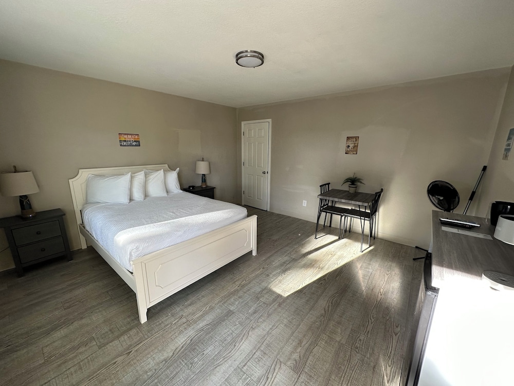 The Coastal Inn and Suites - photo 56