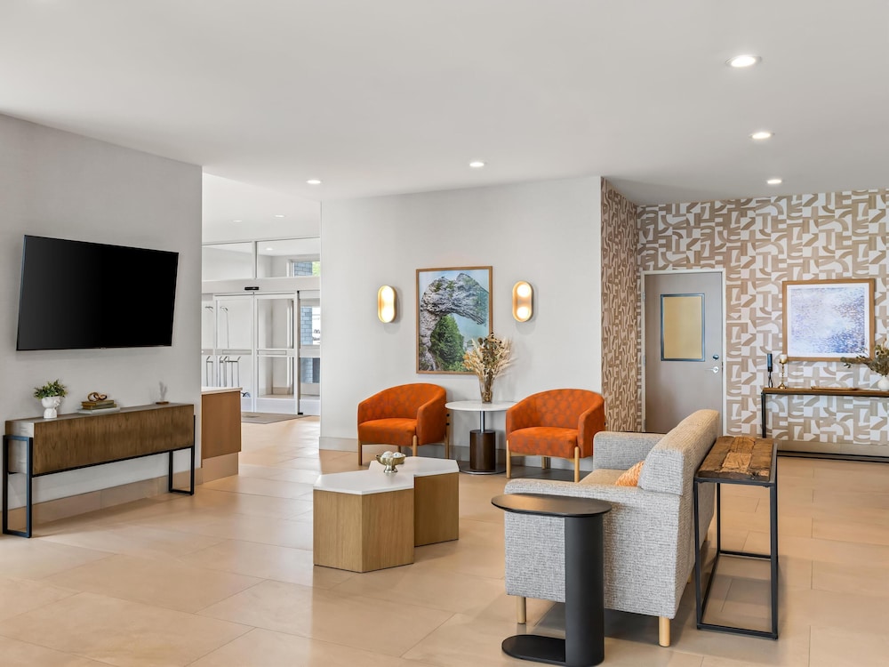 Hampton Inn by Hilton St Ignace Lakefront Mackinac - photo 2
