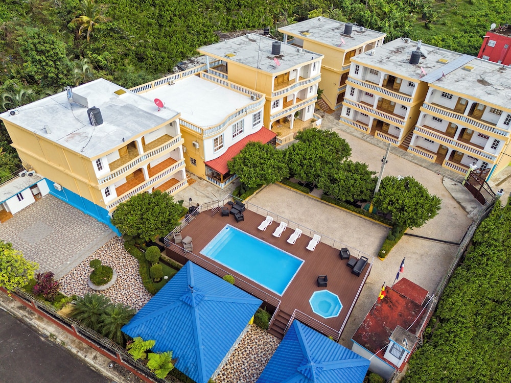 Villa Zapata Apartamentos Turísticos — 4-Star Luxury Hotel in San Cristobal, Dominican Republic