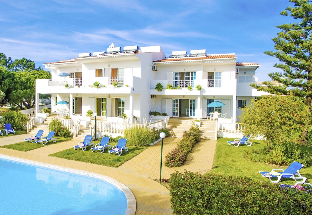 Apartamento Bella Vista 3 — 4-Star Luxury Hotel in Albufeira, Portugal