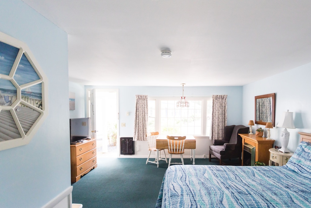 A Beach Breeze Inn - photo 5