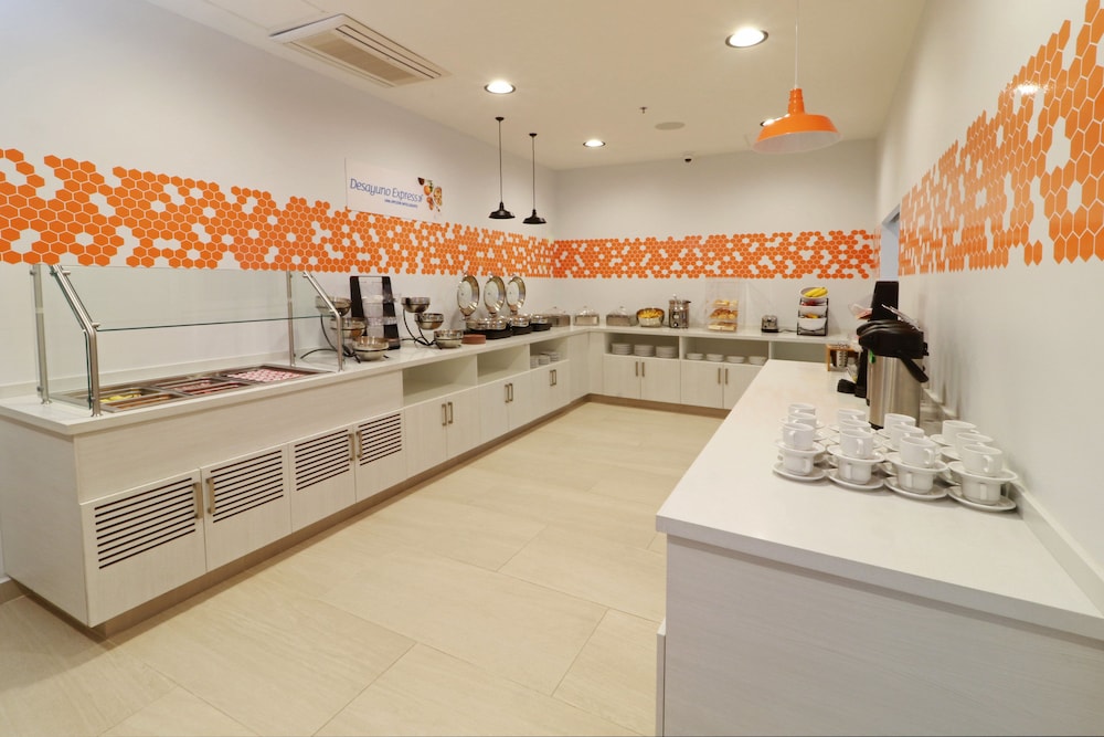 Holiday Inn Express & Suites Ensenada Centro by IHG