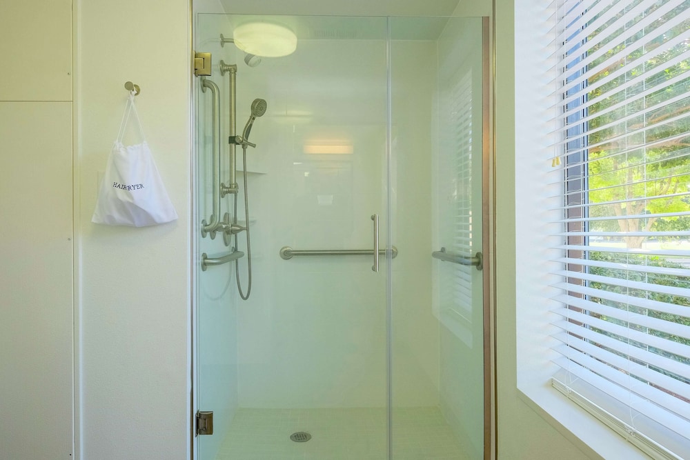 Hampton Inn Edenton - photo 56