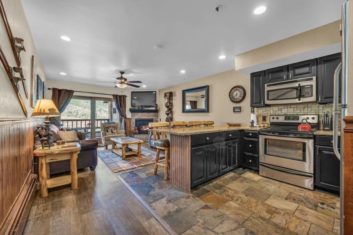 1BR Ski in Ski Out Steps to Lifts in Bridgeport, United States