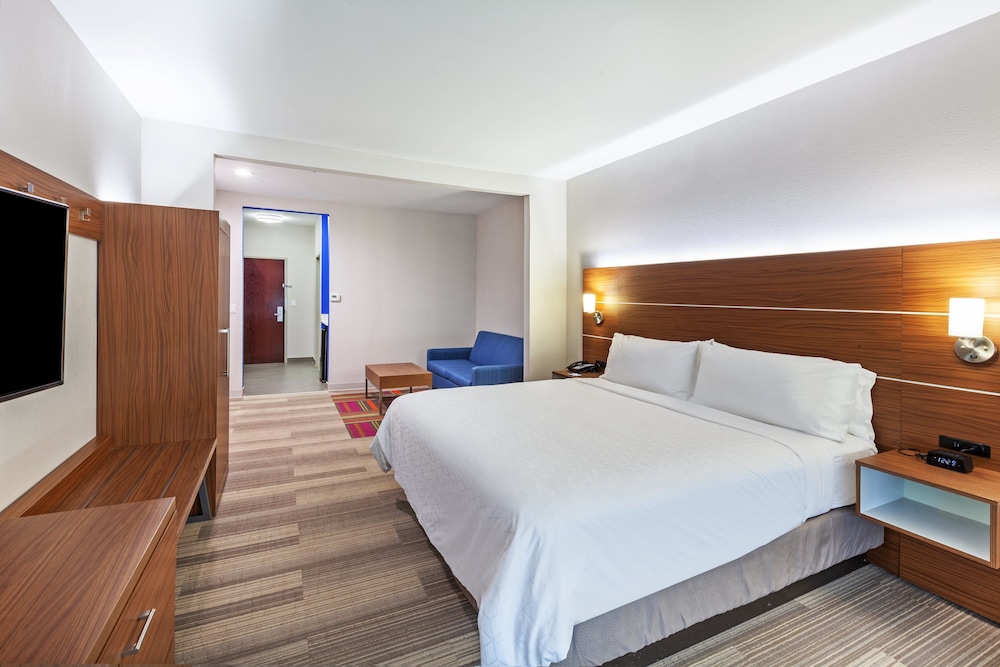 Holiday Inn Express Hotel & Suites Orange by IHG - photo 8