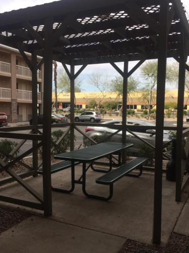 Intown Suites Extended Stay Phoenix Az West - photo 14