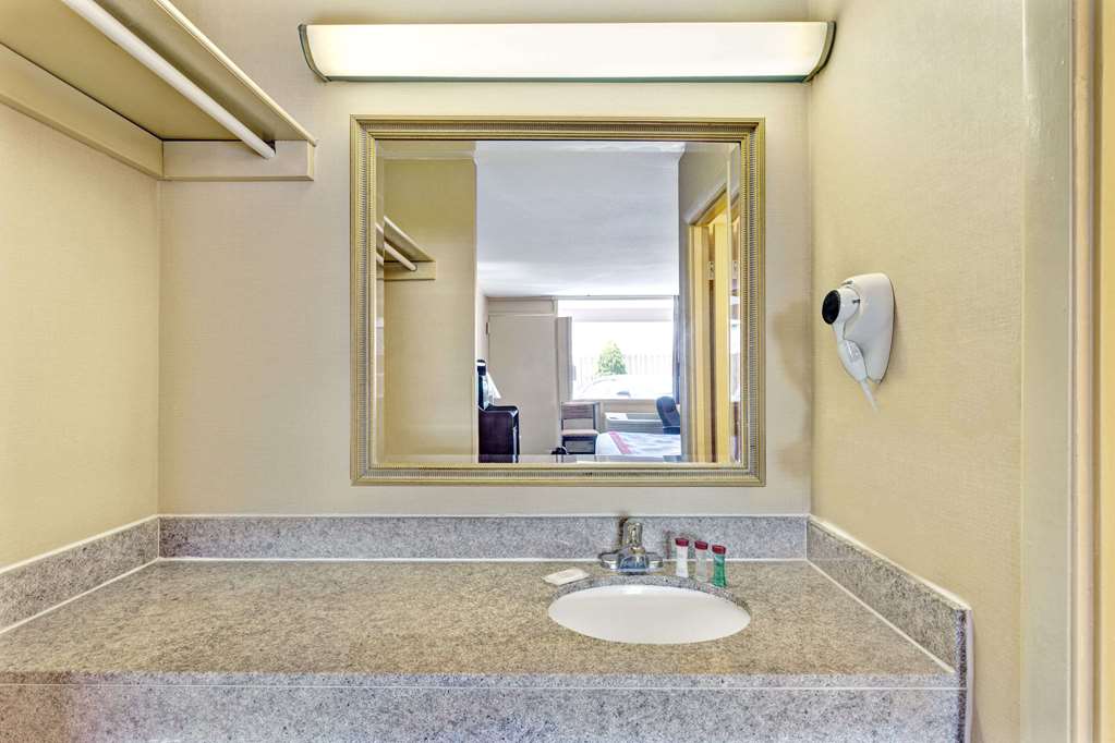 Ramada by Wyndham Baltimore West - photo 11